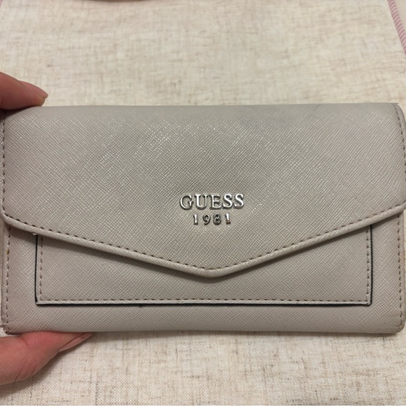 GUESS Women's Wallet - Picture 4 of 10